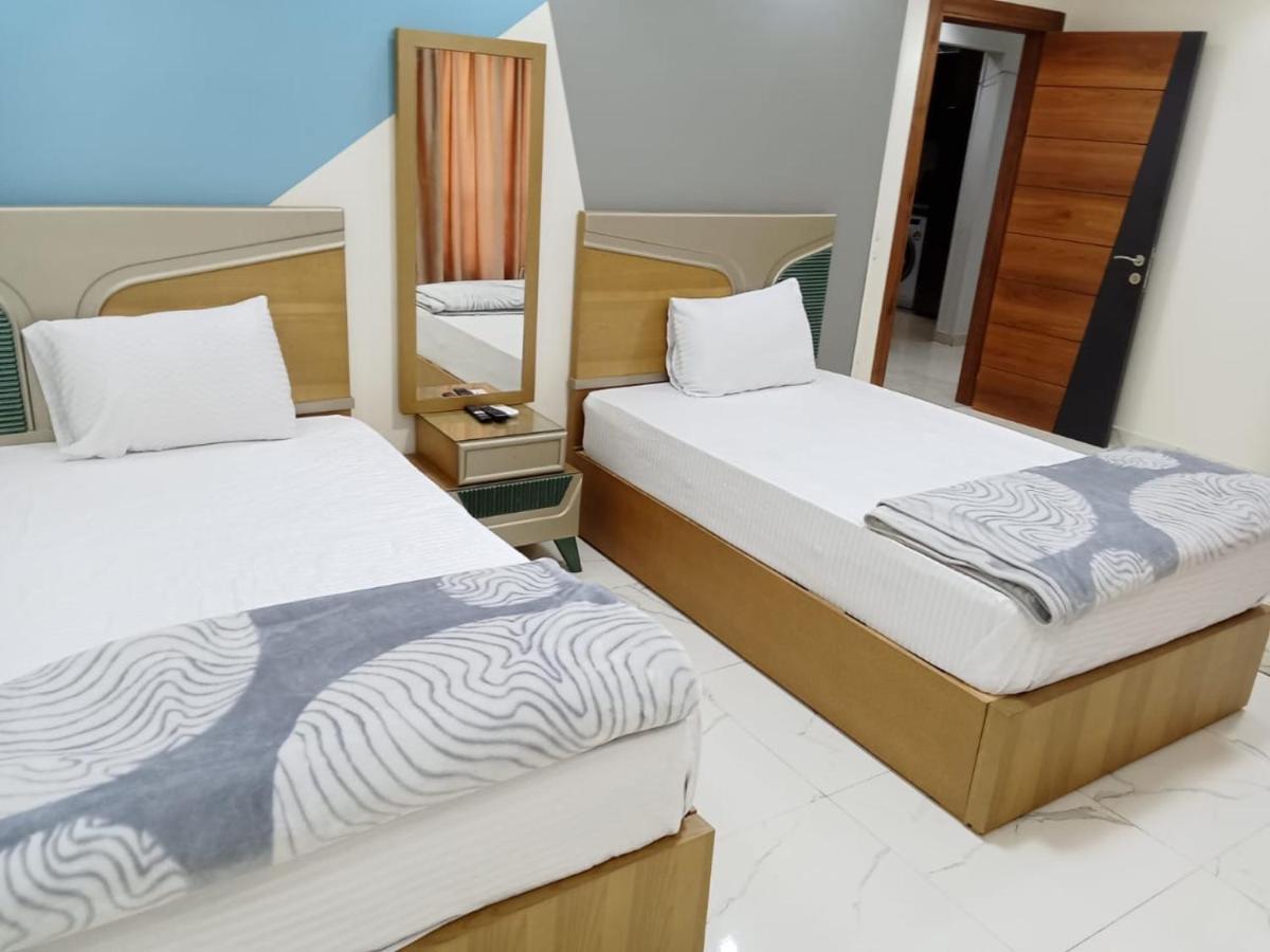 Royal Nile View Apartment: Luxurious In Muhandessin Apartment Cairo